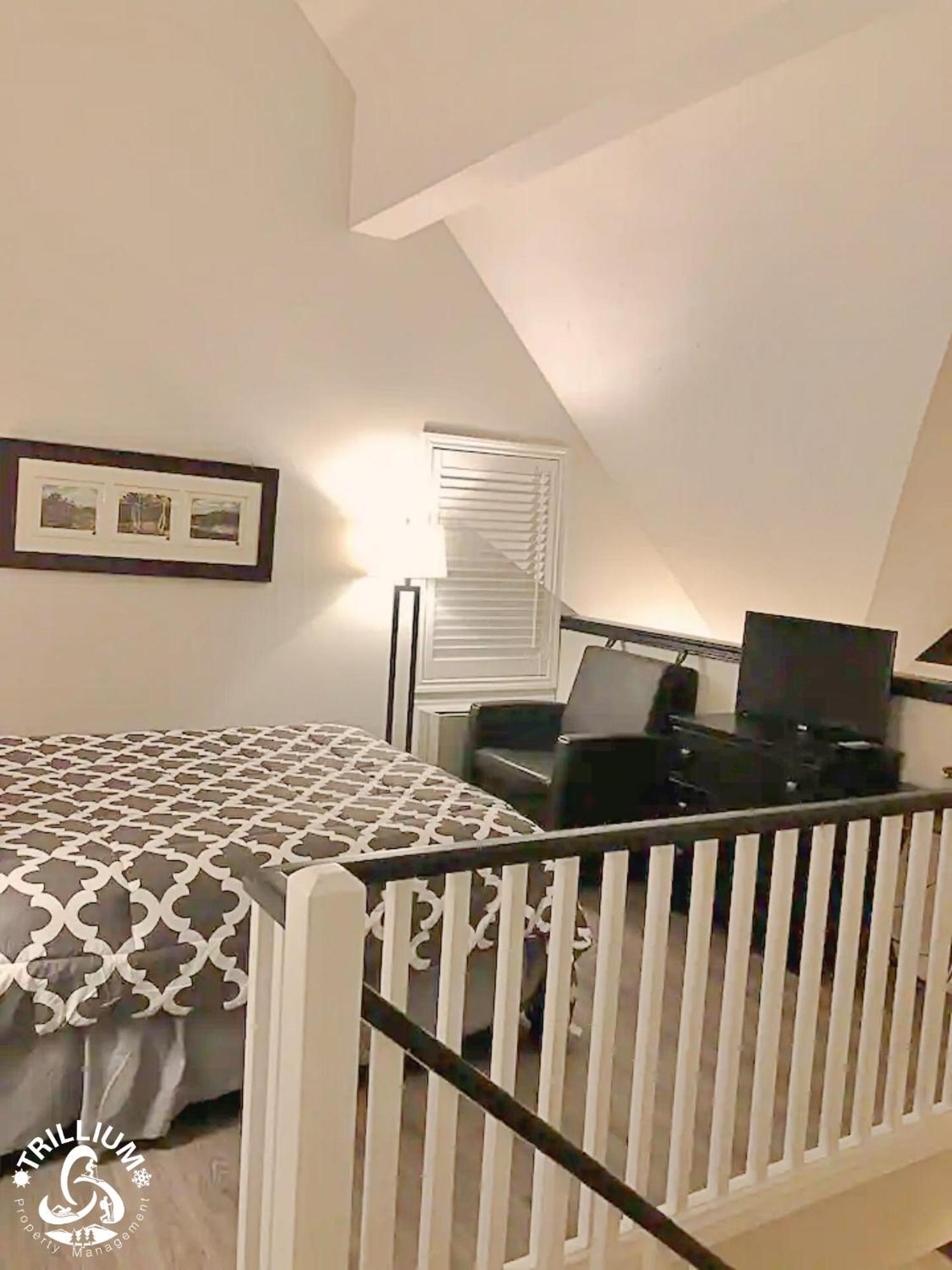 Blue Mountain, Collingwood - Loft Condo, Sleeps 4 Blue Mountains Exterior foto